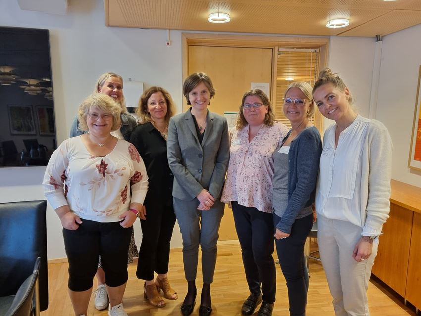 F.V: Sonja Lillevik, Camilla Ramstad Vik, Berit Therese Larsen, Kjersti Toppe, Lene Flesseberg, Liv Irene Nøstvik og Hanne Skarsvaag. Foto Susanne Ganss